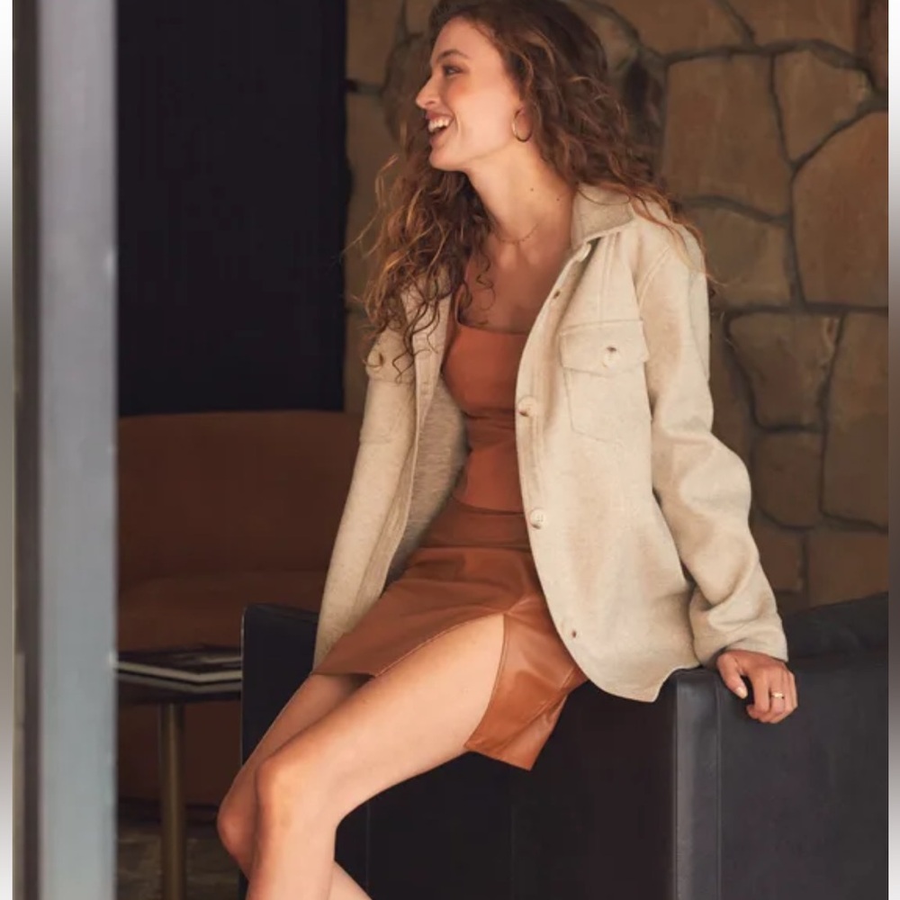 Lulus In With the New Beige Shacket
Button-Up Jacket Shirt Oversized Grunge
